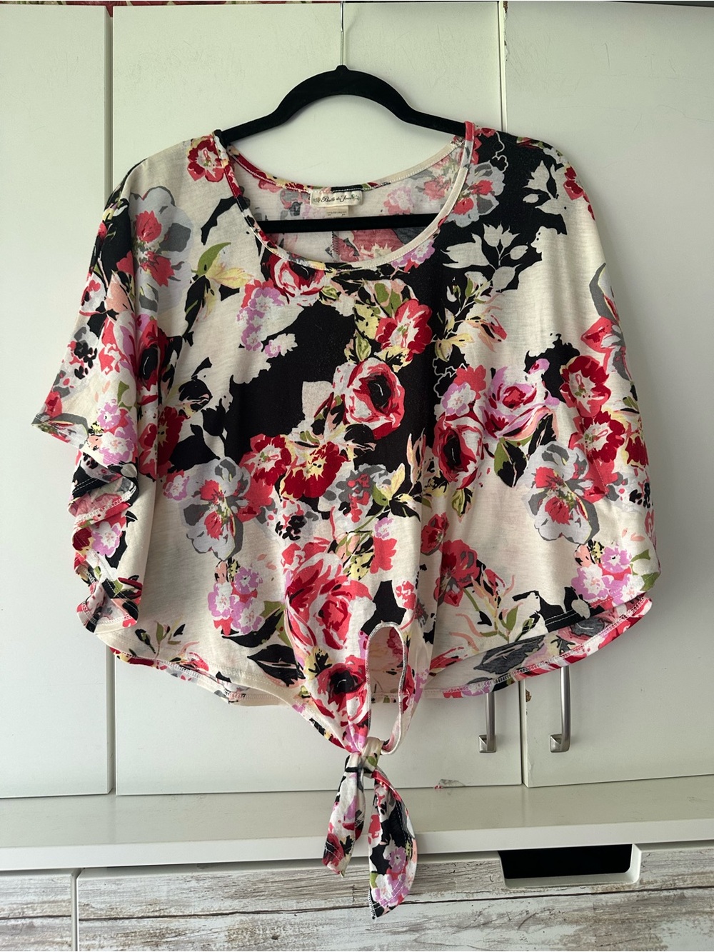 🌸 Belle du Jour Medium Floral Tie Front Blouse Pink Black Dolman Sleeve Top